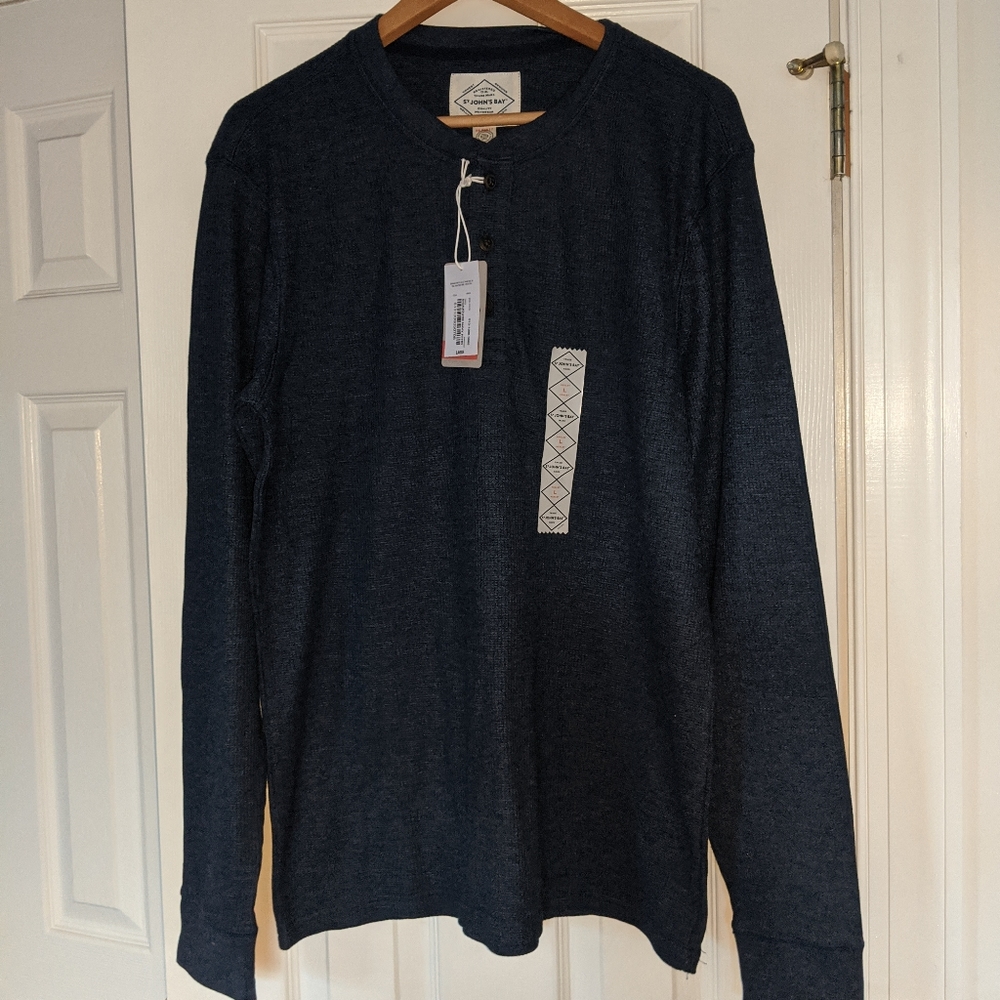 St. John's Bay Men's Navy Blue sz L Henley. W/tags